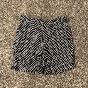 H & M shorts with design